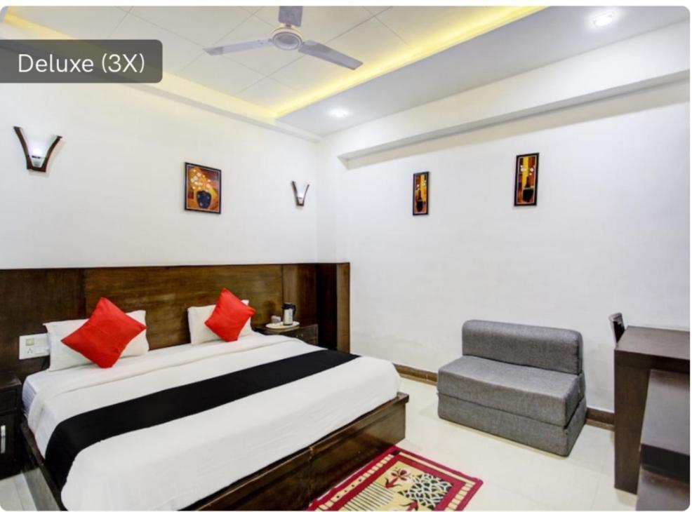 Hotel Dazzling East Gate à Agra  Extérieur photo