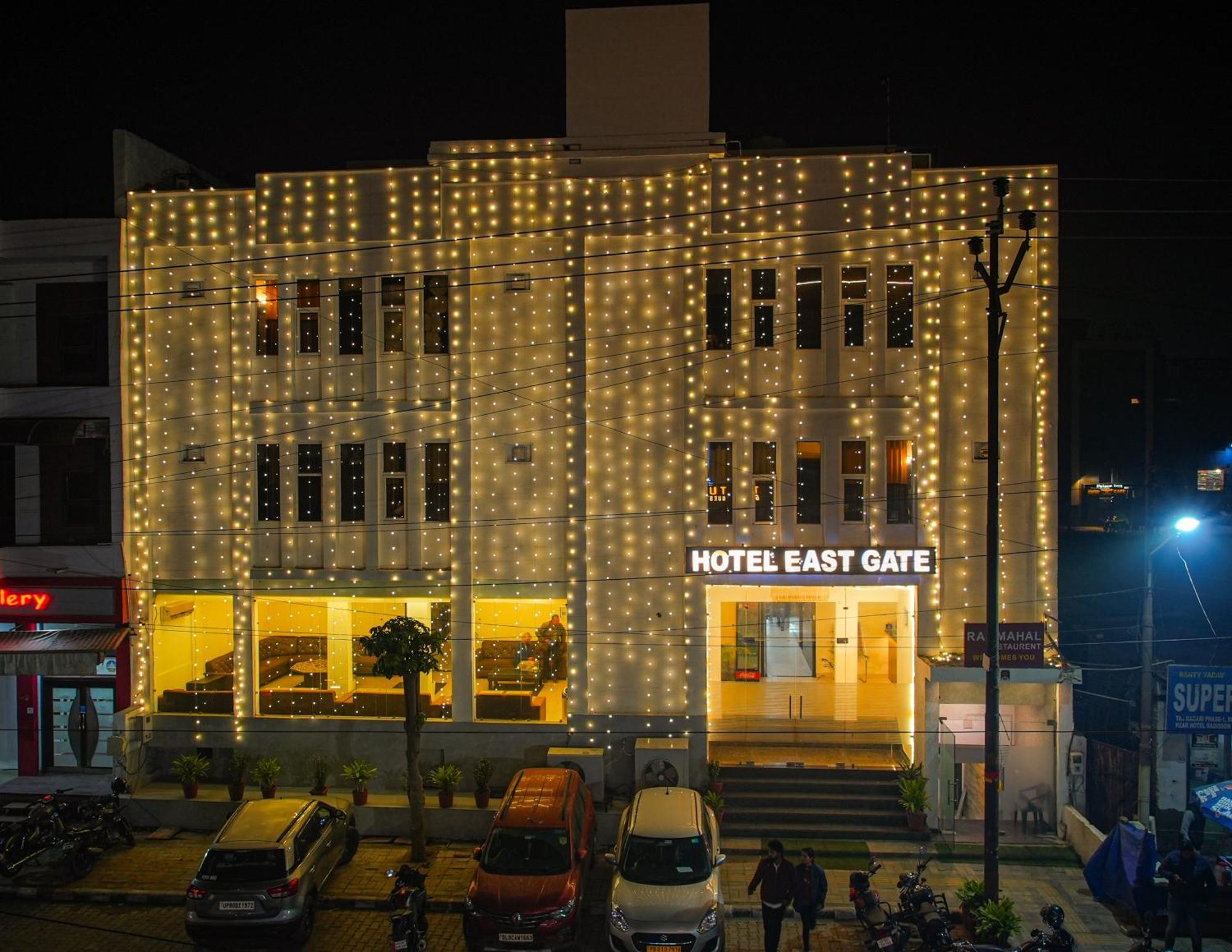 Hotel Dazzling East Gate à Agra  Extérieur photo