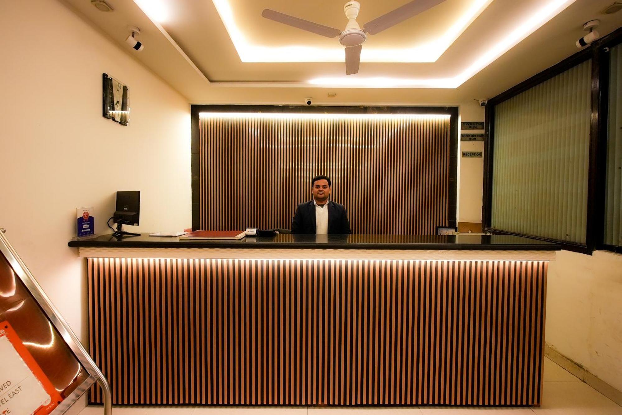 Hotel Dazzling East Gate à Agra  Extérieur photo