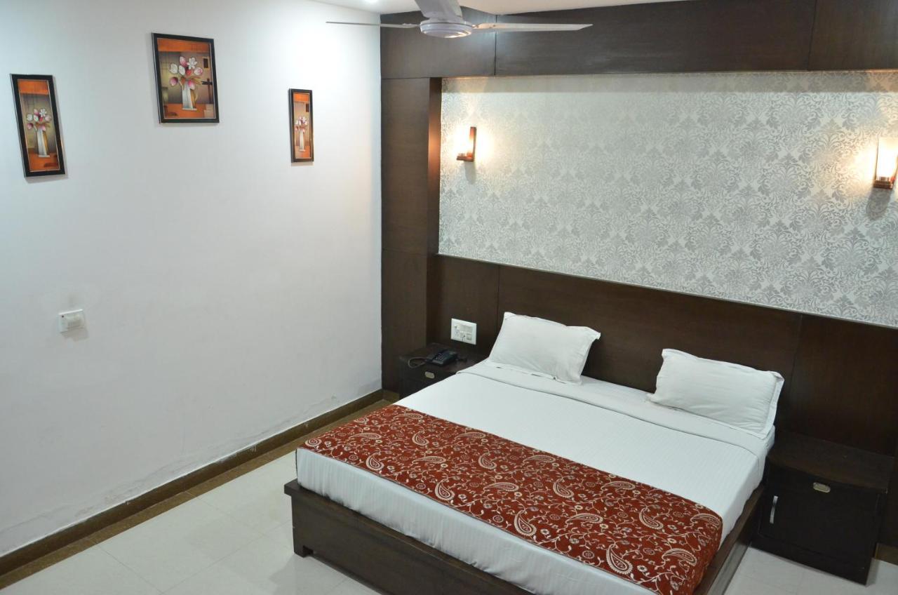Hotel Dazzling East Gate à Agra  Extérieur photo