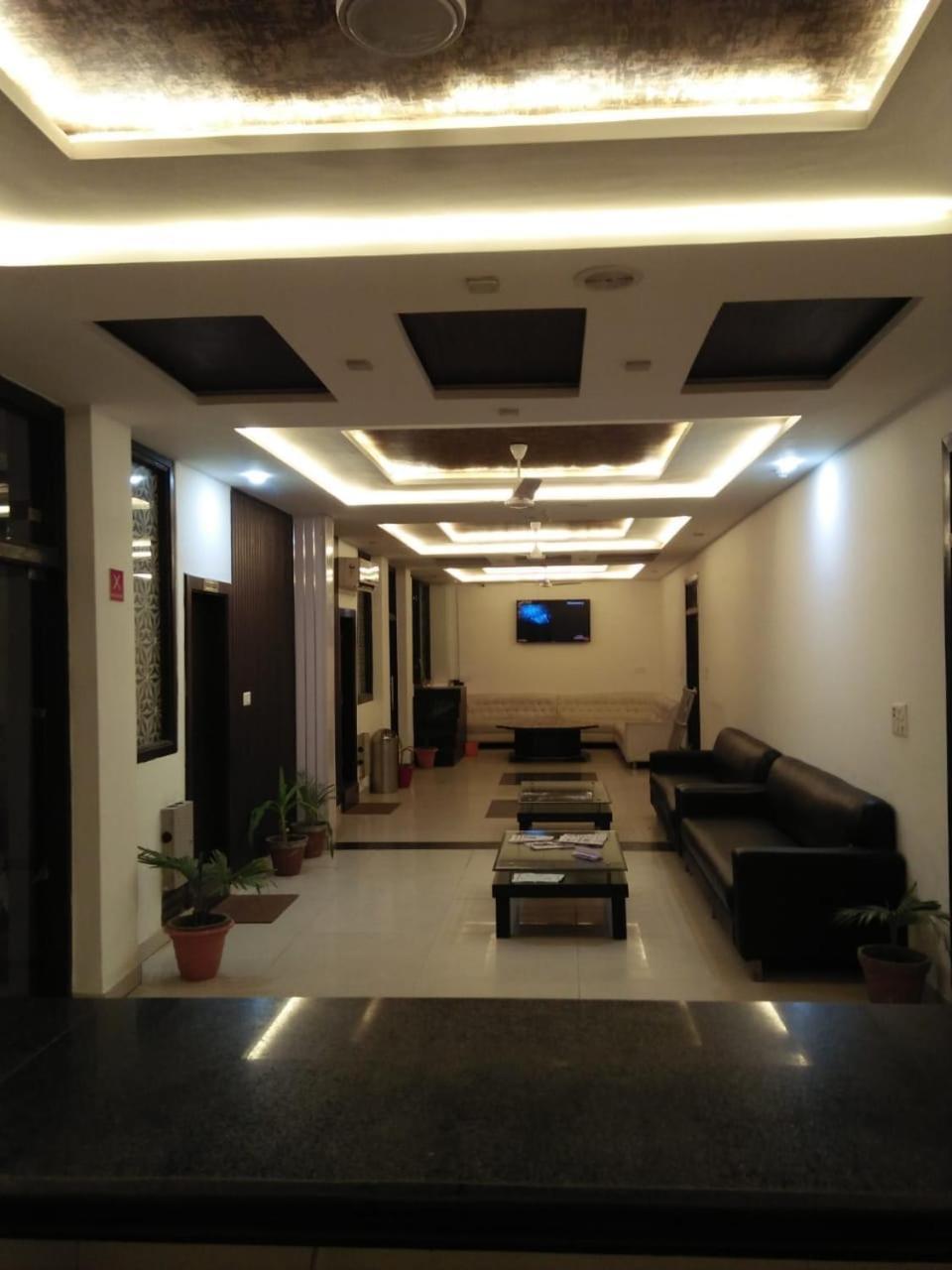 Hotel Dazzling East Gate à Agra  Extérieur photo