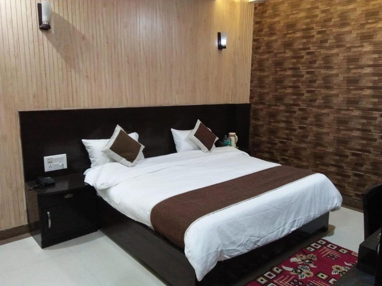 Hotel Dazzling East Gate à Agra  Extérieur photo