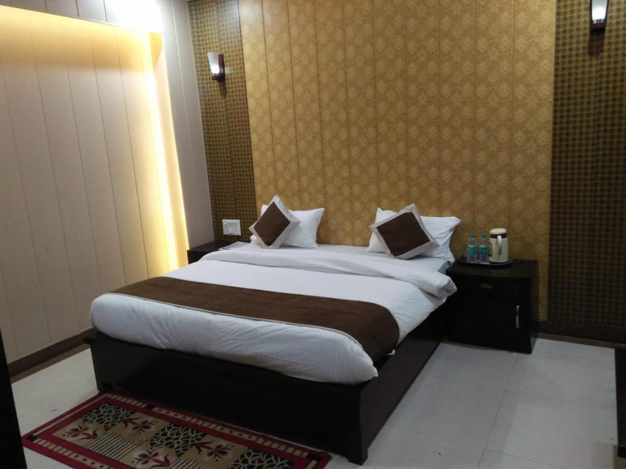 Hotel Dazzling East Gate à Agra  Extérieur photo