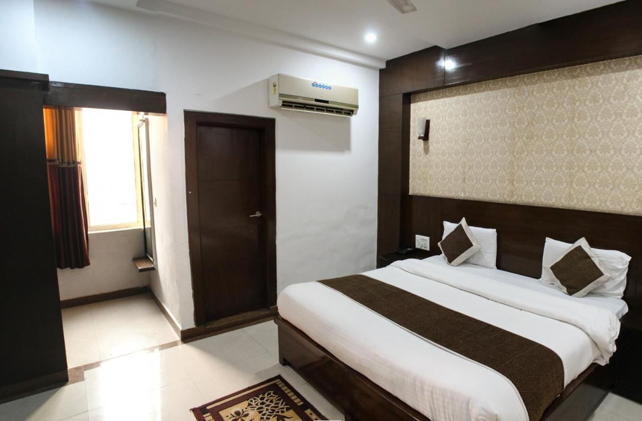 Hotel Dazzling East Gate à Agra  Extérieur photo